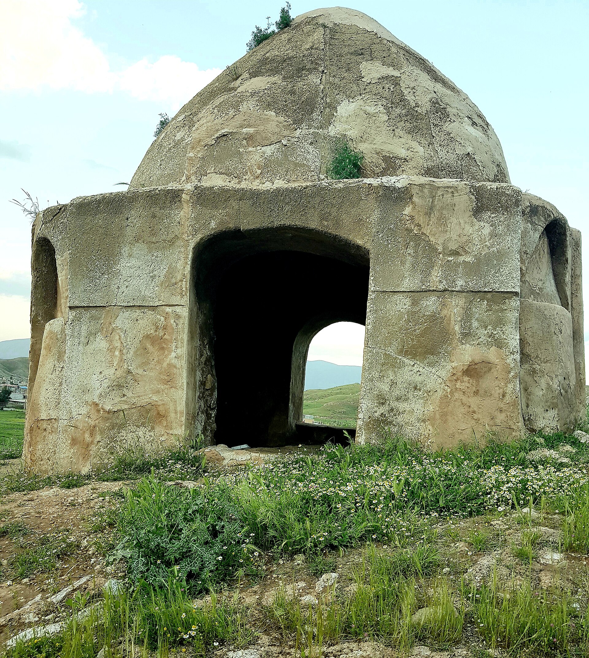 آتشکده چهارطاقی