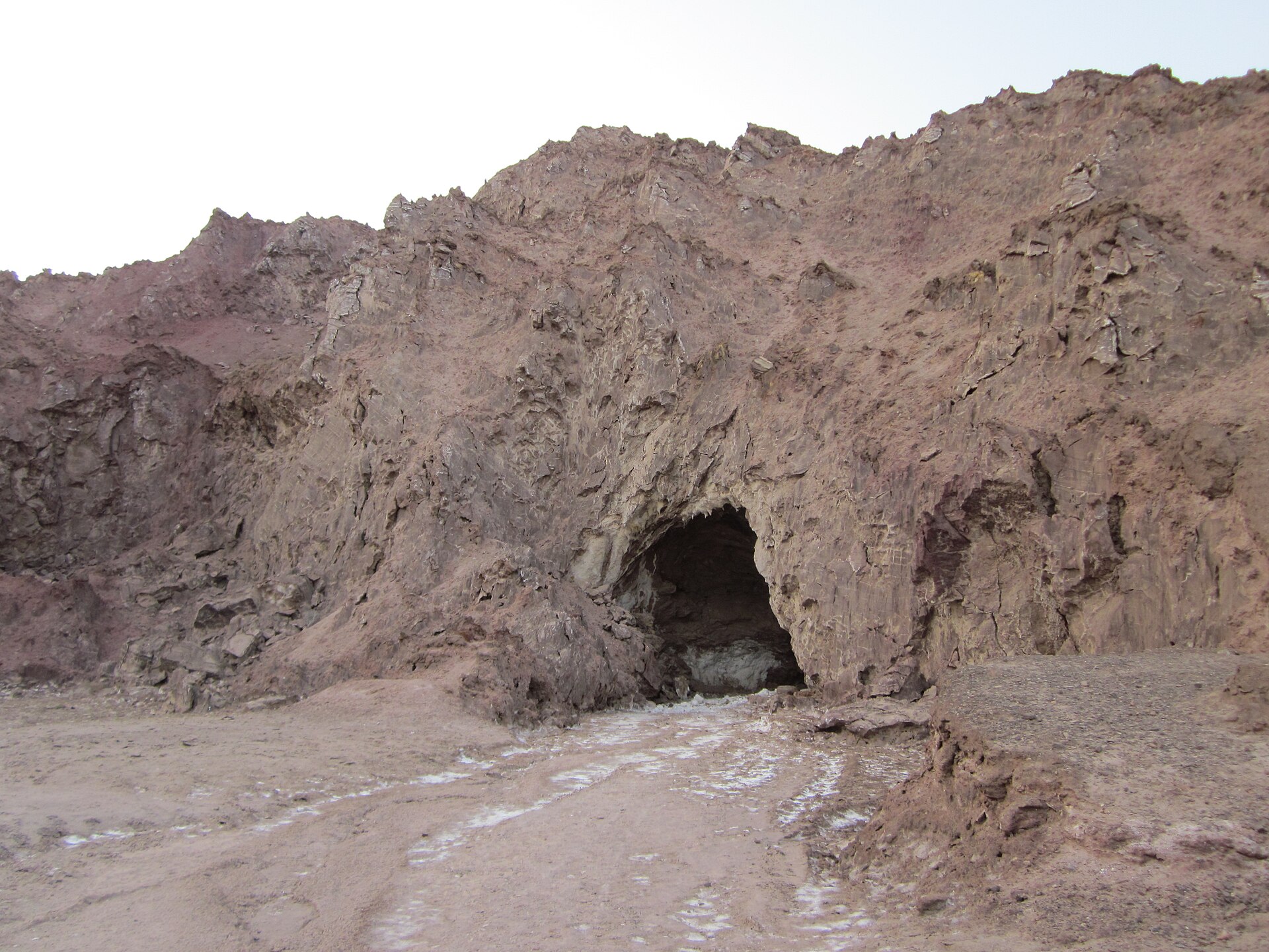 غار نمکدان