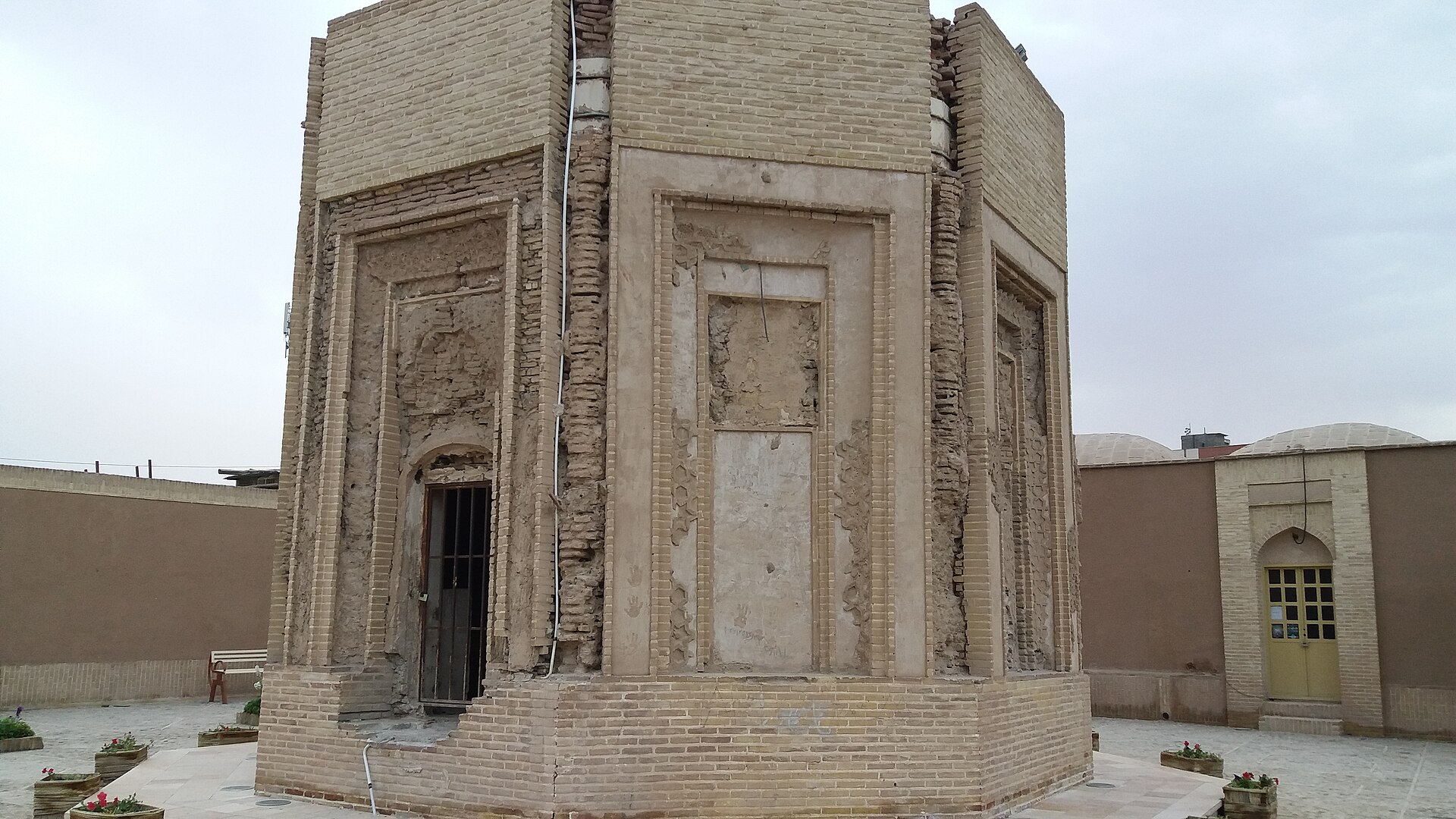 آرامگاه خواجه اتابک