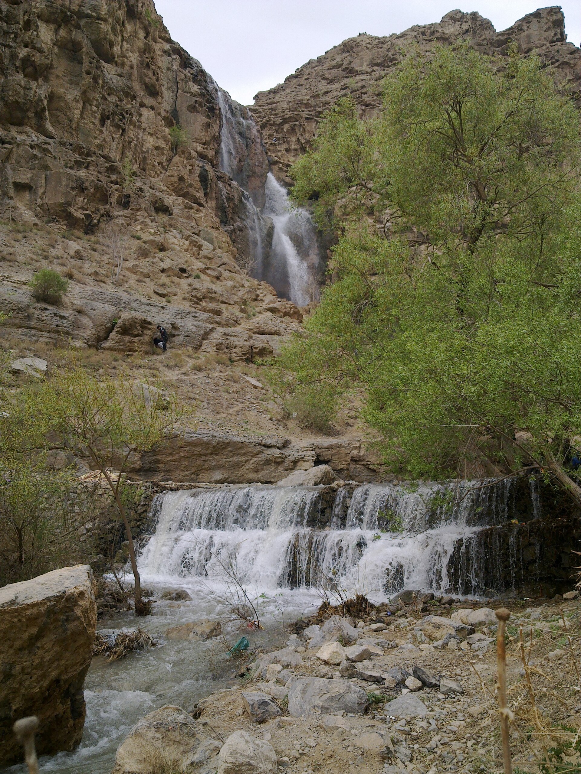 آبشار دره گاهان